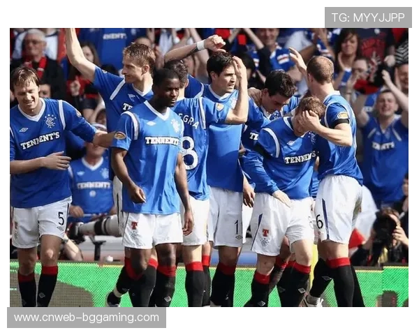 超级杯科威特举行，马赛球迷横幅抗议“流浪办赛”争议