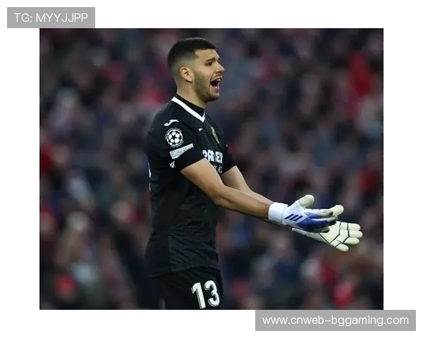 马赛门将鲁利因拖延时间被黄牌警告